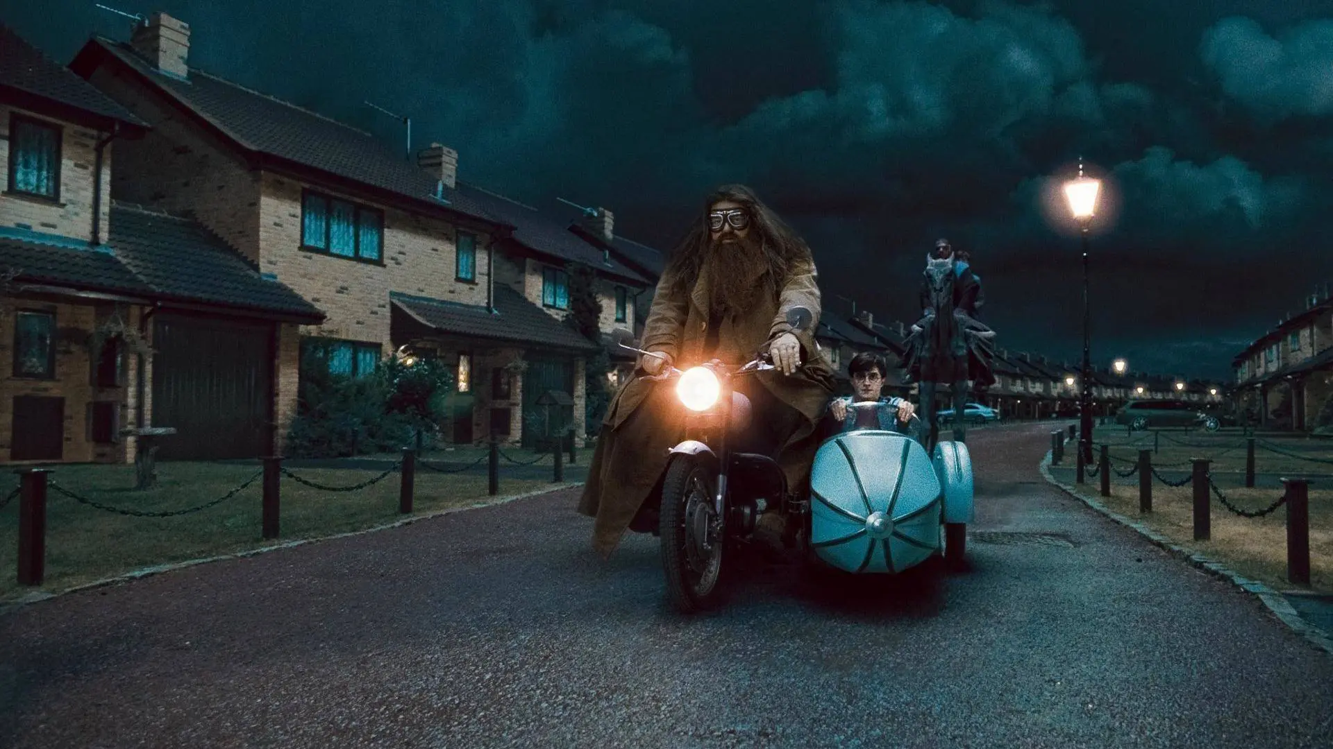 Harry Potter ve Ölüm Yadigârları: Bölüm 1 izle